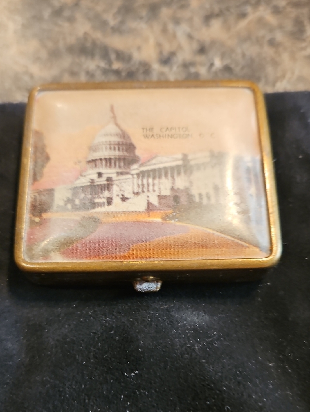 Vintage Capitol Building Blush And Compact Box - Brass Tone